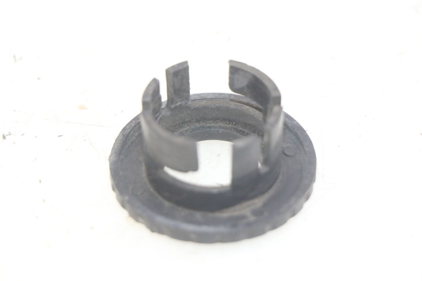 photo de TAPA DEL INTERRUPTOR DE ENCENDIDO SYM SYMPHONY 125 (2009 - 2015) - Detalle de la pieza