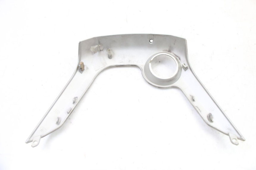 photo de TAPA DEL INTERRUPTOR DE ENCENDIDO YAMAHA X-MAX XMAX 125 (2010 - 2013) - Primer plano técnico