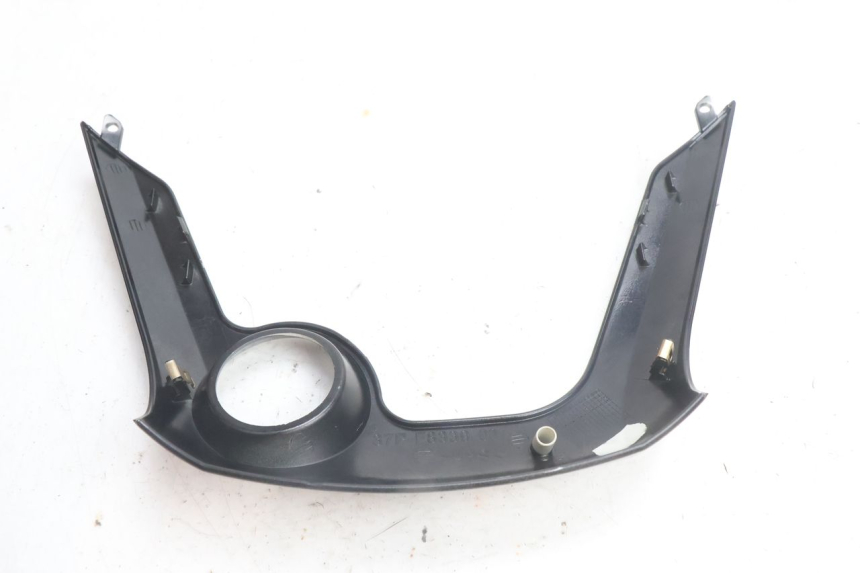 photo de TAPA DEL INTERRUPTOR DE ENCENDIDO YAMAHA X-MAX XMAX 125 (2010 - 2013) - Vista general del producto