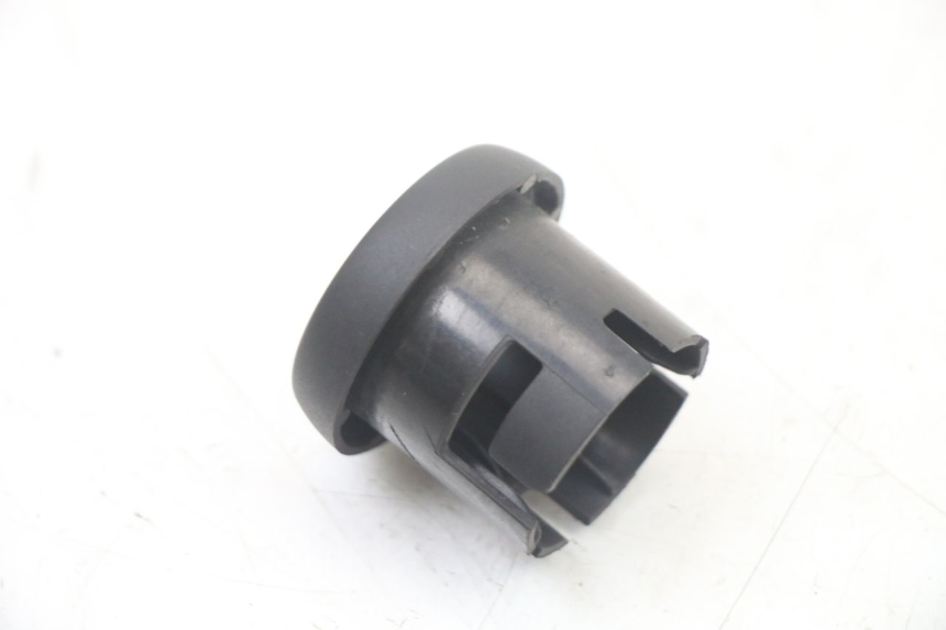 photo de TAPA DEL INTERRUPTOR DE ENCENDIDO YAMAHA YP MAJESTY 125 (2007 - 2010) - Otra perspectiva