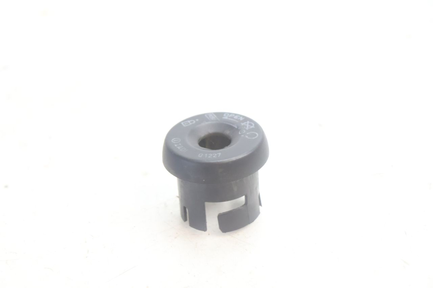 photo de TAPA DEL INTERRUPTOR DE ENCENDIDO YAMAHA YP MAJESTY 125 (2002 - 2006) - Vista principal