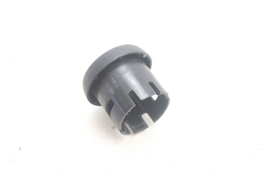 photo de TAPA DEL INTERRUPTOR DE ENCENDIDO YAMAHA YP MAJESTY 125 (2002 - 2006) - Zoom estado de uso