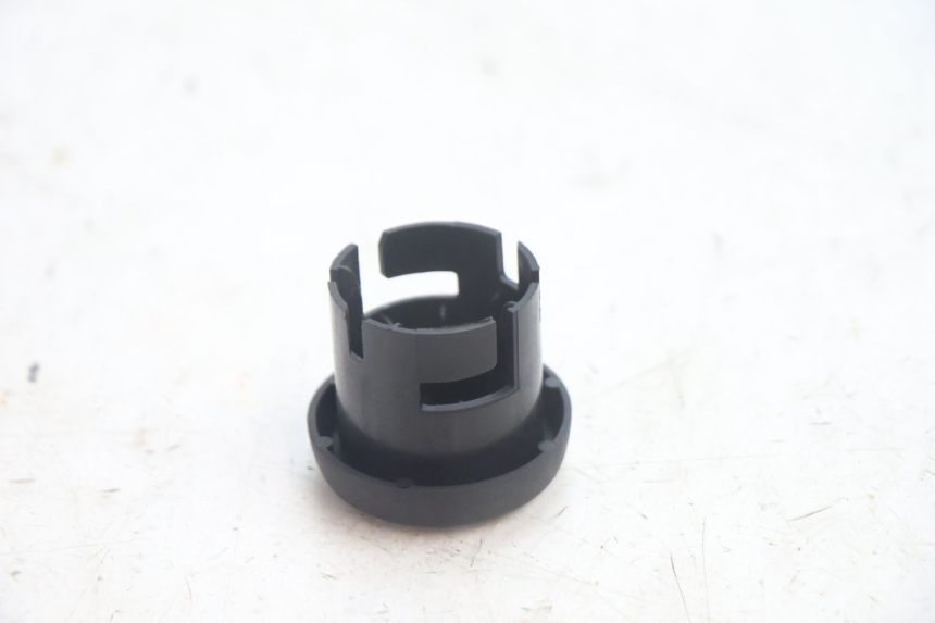 photo de TAPA DEL INTERRUPTOR DE ENCENDIDO YAMAHA YP MAJESTY 125 (2002 - 2006) - Zoom estado de uso