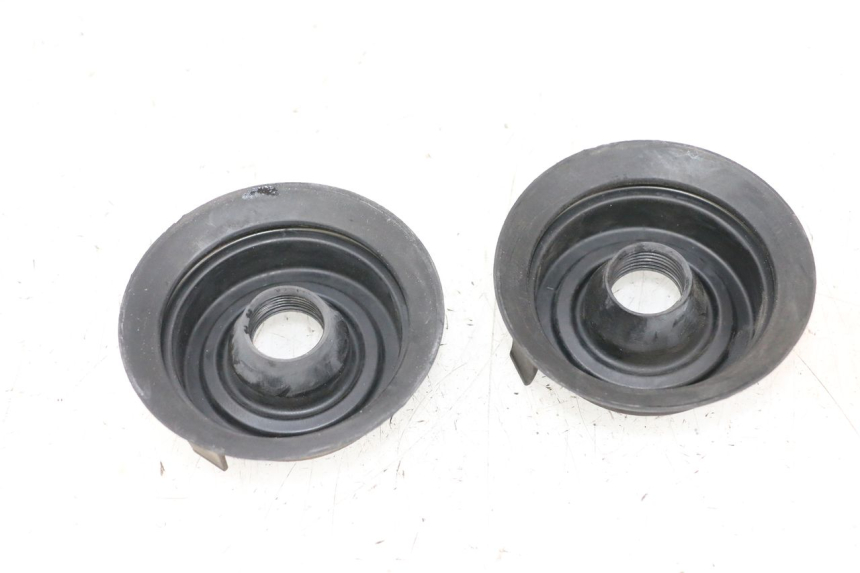 photo de TAPA DE POLVO FARO YAMAHA XMAX X-MAX 125 (2006 - 2009) - Detalle de la pieza