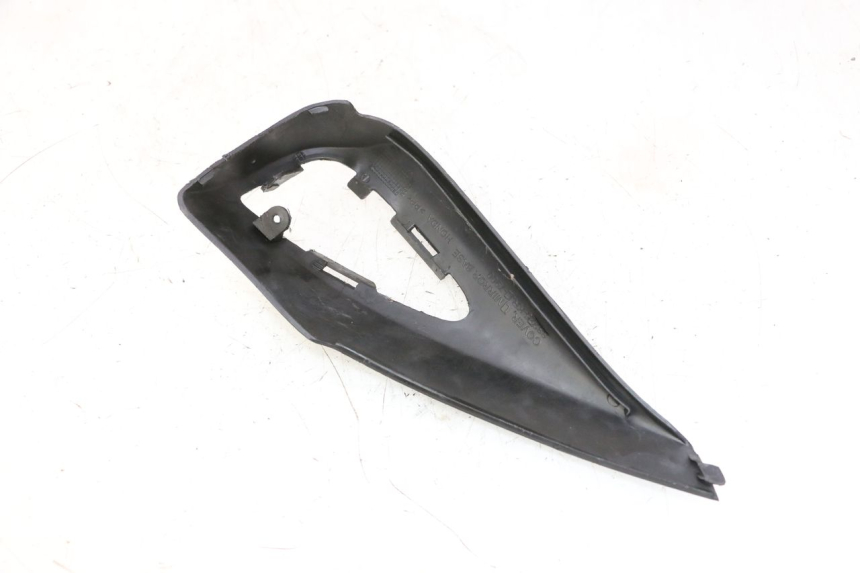 photo de TAPA DEL ESPEJO RETROVISOR HONDA FES S-WING SWING ABS 125 (2007 - 2015) - Primer plano técnico