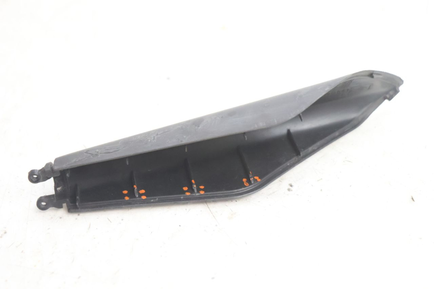 photo de RETROVISORE CARENADO PIAGGIO X8 STREET 125 (2006 - 2007) - Estado de la superficie y material