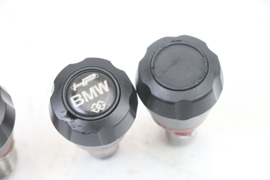 photo de TAPA RUEDA BMW S RR ABS S1000RR 1000 (2015 - 2018) - Detalles de los puntos de fijación