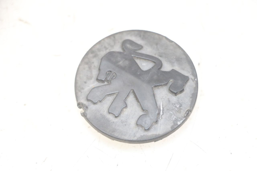 photo de TAPA RUEDA PEUGEOT JET FORCE CARBU 50 (2003 - 2016) - Vista principal