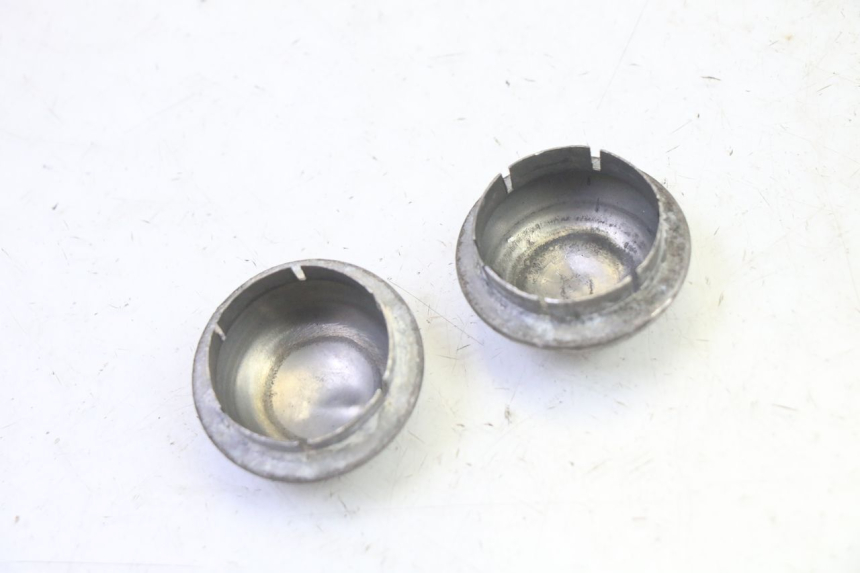 photo de TAPA RUEDA PIAGGIO MP3 125 (2006 - 2014) - Primer plano técnico