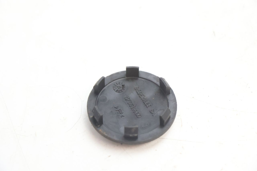photo de CUBIERTA DE LA RUEDA PEUGEOT SPEEDFIGHT LC 50 (1996 - 2002) - Zoom estado de uso