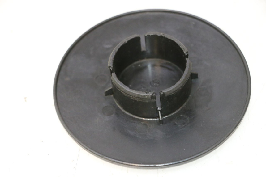 photo de TAPA RUEDA PIAGGIO TYPHOON 50 (2000 - 2009) - Detalle de la pieza