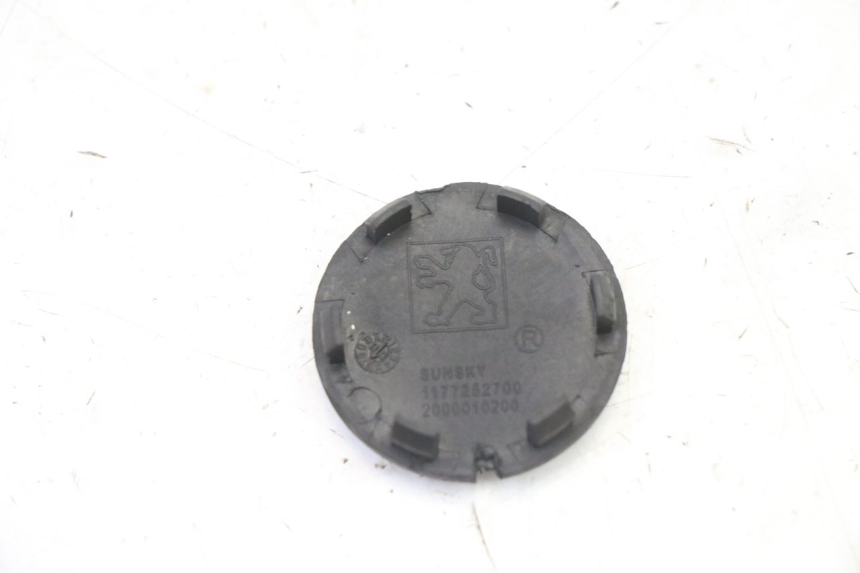 photo de CUBIERTA DE LA RUEDA PEUGEOT VIVACITY NEW 4T 50 (2008 - 2017) - Zoom estado de uso