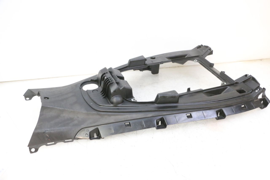 photo de TAPA BAJO ASIENTO QUADRO 4 4D 350 (2015 - 2018) - Zoom estado de uso