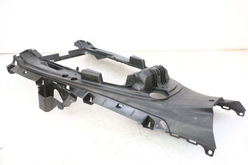 photo de TAPA BAJO ASIENTO QUADRO 4 4D 350 (2015 - 2018) - Otra perspectiva