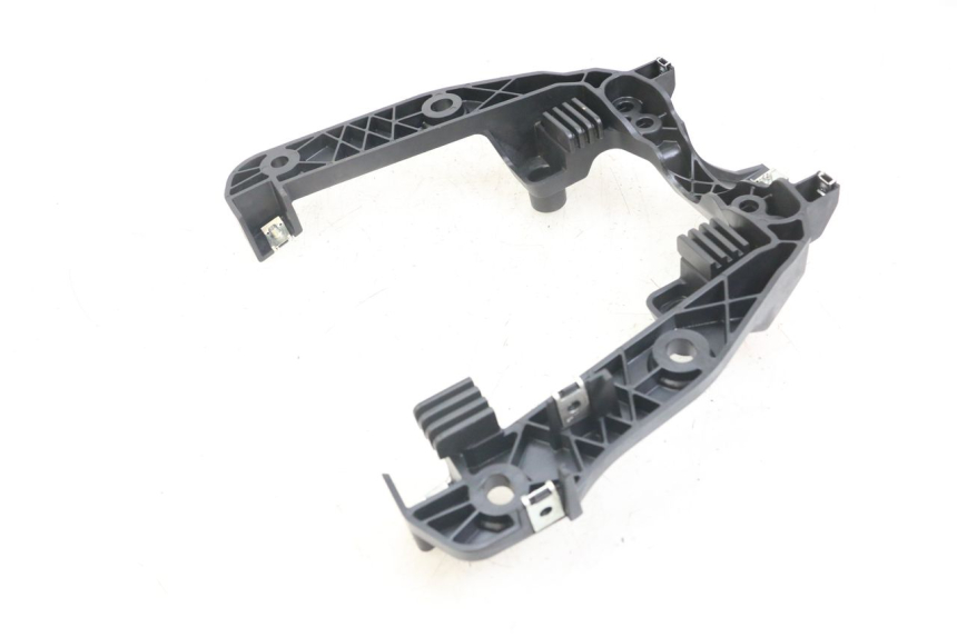 photo de TAPA BAJO EL ASIENTO YAMAHA AEROX 2T 50 (2013 - 2017) - Detalle de la pieza