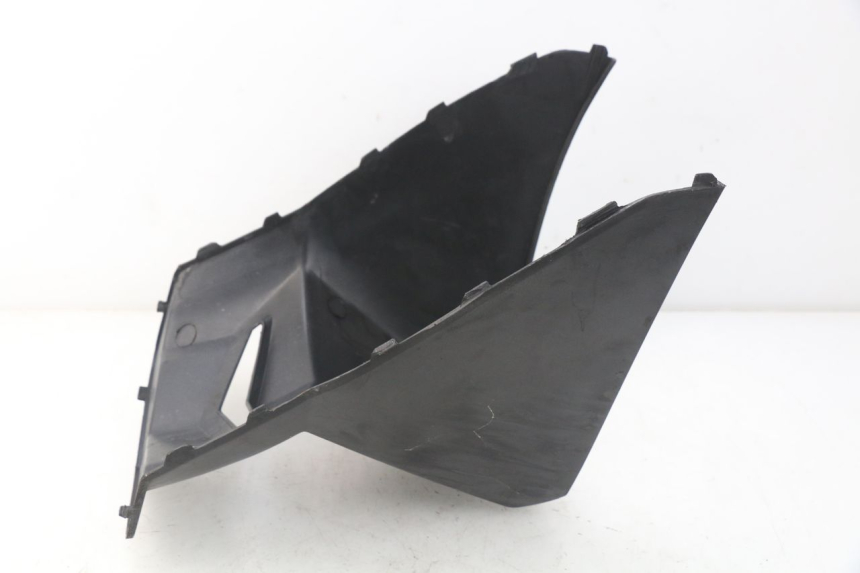 photo de TAPA BAJO EL ASIENTO KYMCO AGILITY 4T 50 (2005 - 2018) - Detalles de los puntos de fijación