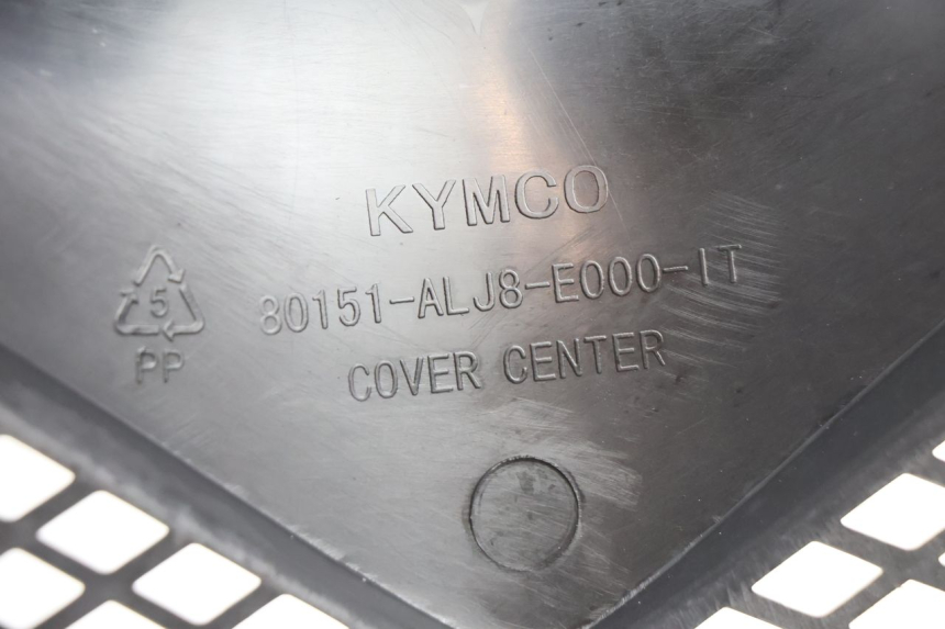 photo de TAPA BAJO ASIENTO KYMCO AGILITY CITY 16P 125 (2015 - 2024) - Detalles de los puntos de fijación