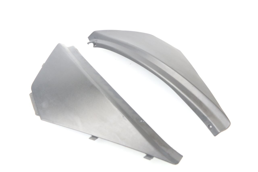 photo de TAPA BAJO ASIENTO APRILIA ATLANTIC 125 (2003 - 2009) - Otra perspectiva