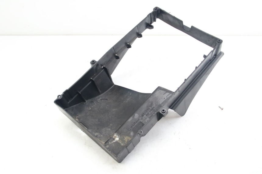 photo de TAPA BAJO EL ASIENTO APRILIA ATLANTIC 500 (2002 - 2003) - Primer plano técnico