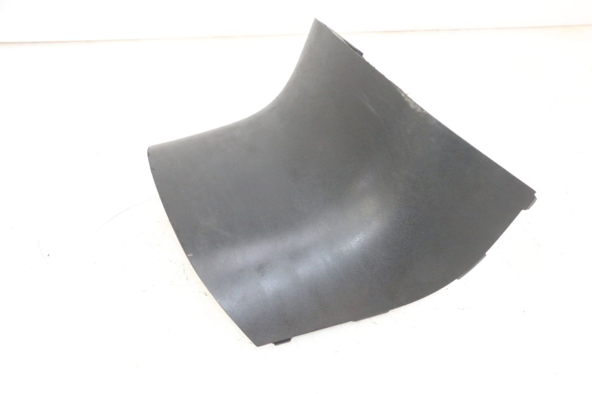 photo de TAPA BAJO ASIENTO SUZUKI BURGMAN 650 (2013 - 2020) - Primer plano técnico