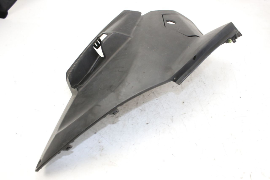 photo de TAPA DEBAJO DEL ASIENTO PEUGEOT CITYSTAR 50 (2013 - 2017) - Características distintivas