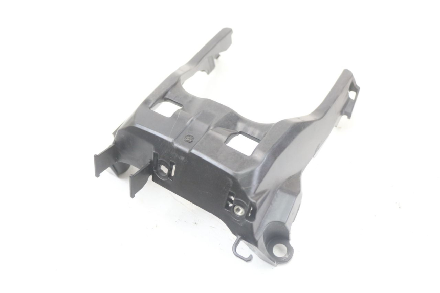 photo de TAPA BAJO ASIENTO HONDA CRF R 250 (2020 - 2021) - Detalle de la pieza