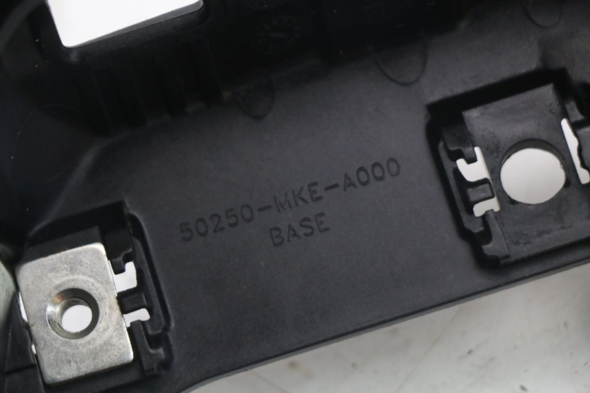 photo de TAPA BAJO ASIENTO HONDA CRF R 250 (2020 - 2021) - Estado de la superficie y material