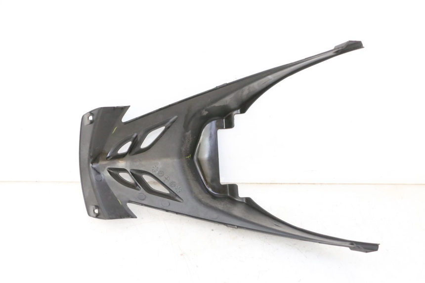 photo de TAPA DEBAJO DEL ASIENTO YAMAHA CYGNUS X INJECTION 125 (2007 - 2013) - Detalle de la pieza