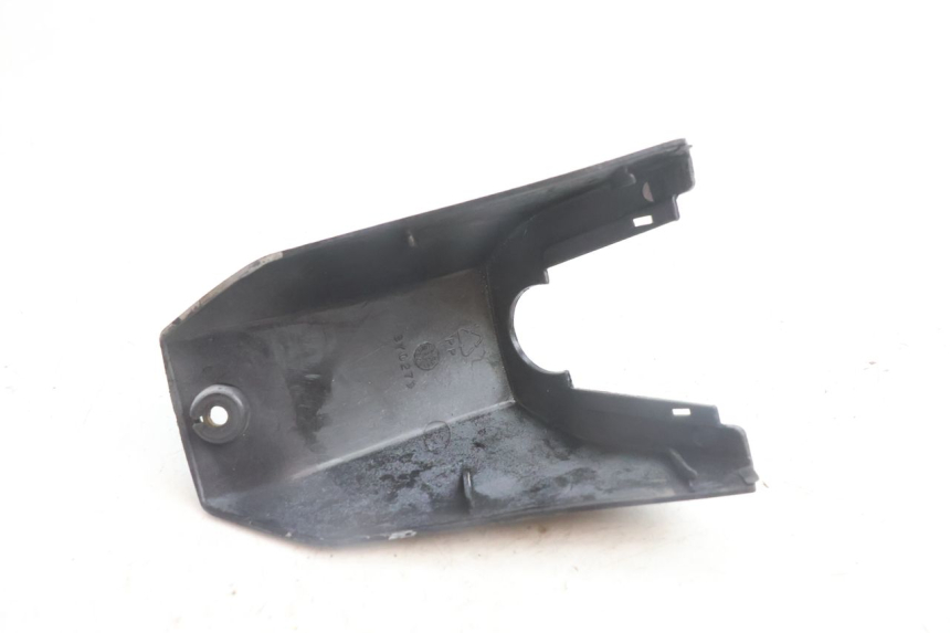photo de TAPA BAJO ASIENTO MBK DAKOTA 50 (2003 - 2008) - Detalles de los puntos de fijación
