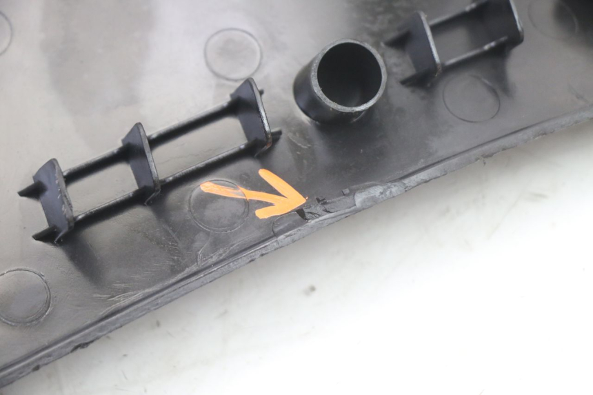 photo de TAPA DEBAJO DEL ASIENTO KYMCO DINK STREET 125 (2009 - 2014) - Estado de la superficie y material