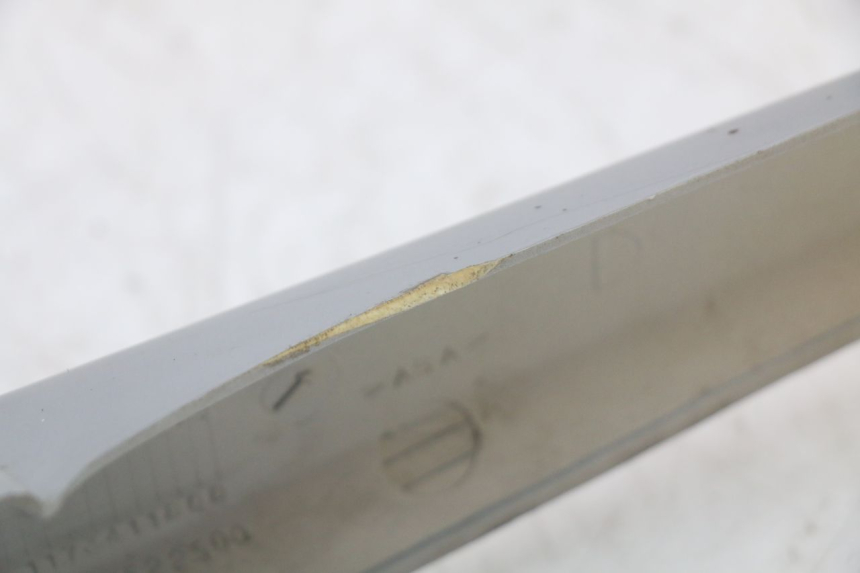 photo de TAPA BAJO EL ASIENTO DERECHO PEUGEOT 103 VOGUE VS2 50 (2004 - 2017) - Otra vista del artículo