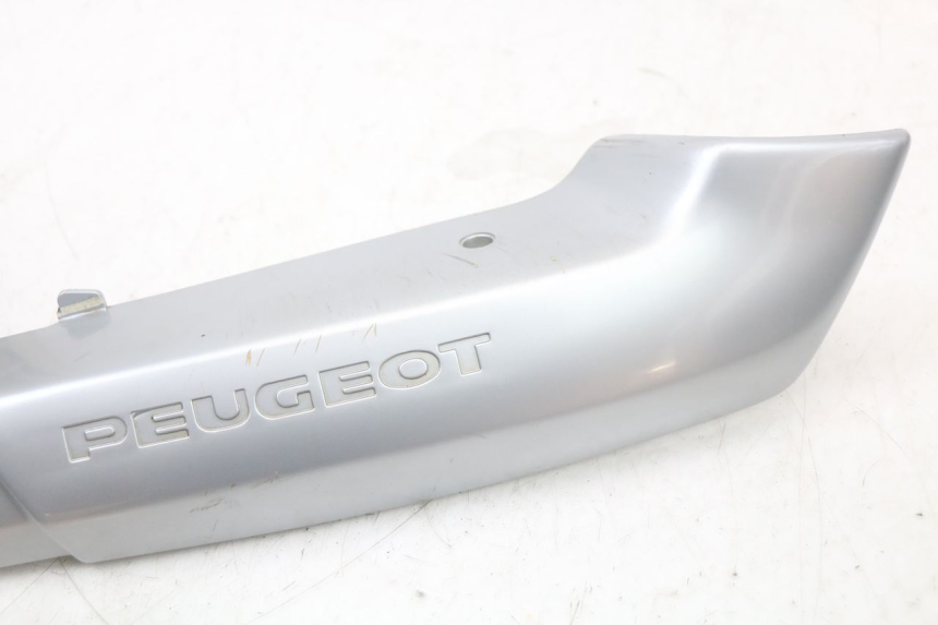 photo de TAPA BAJO EL ASIENTO DERECHO PEUGEOT 103 VOGUE VS2 50 (2004 - 2017) - Zoom estado de uso