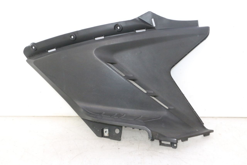 photo de TAPA BAJO EL ASIENTO DERECHO KYMCO AGILITY 16+ 4T 50 (2018 - 2023) - Vista principal
