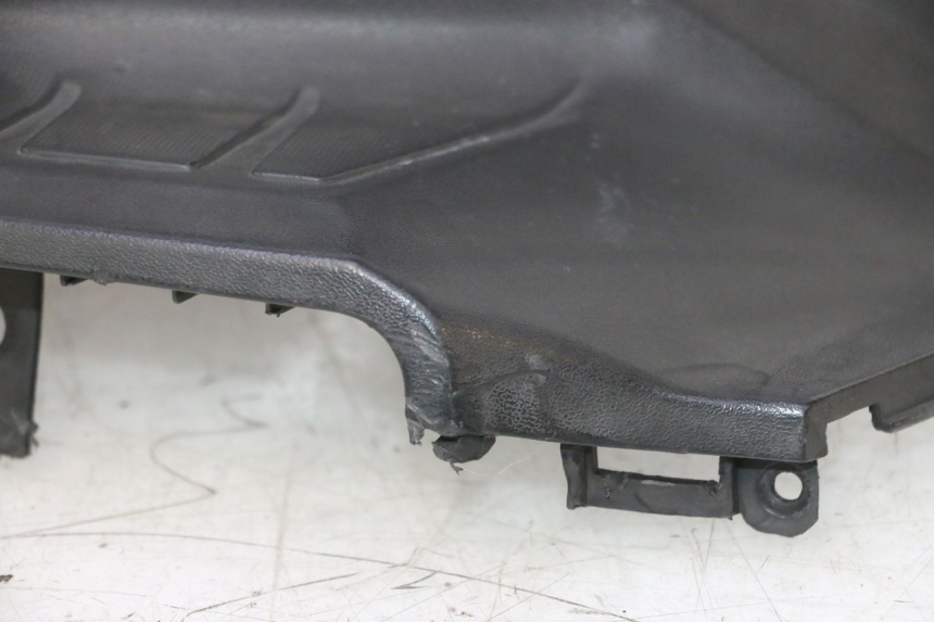 photo de TAPA BAJO EL ASIENTO DERECHO KYMCO AGILITY 16+ 4T 50 (2018 - 2023) - Detalle de la pieza
