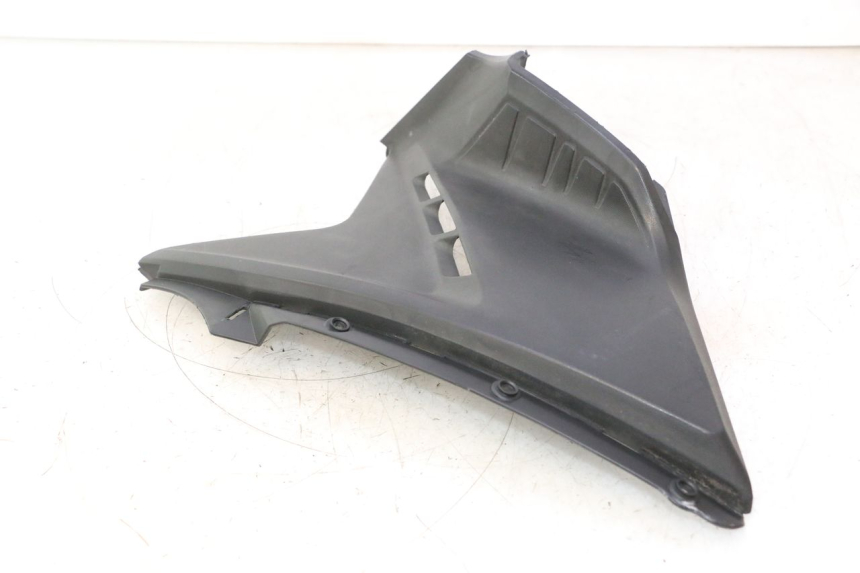 photo de TAPA BAJO EL ASIENTO DERECHO KYMCO AGILITY 16+ 4T 50 (2018 - 2023) - Otra perspectiva