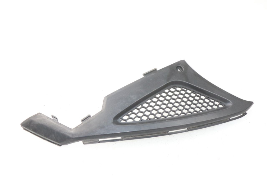 photo de TAPA BAJO EL ASIENTO DERECHO KYMCO AGILITY RS 2T 50 (2009 - 2013) - Detalle de la pieza