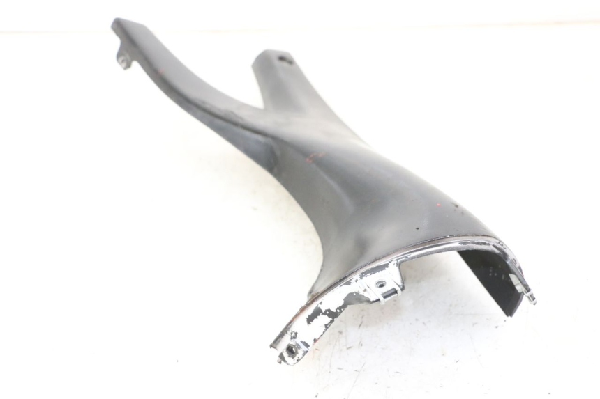 photo de TAPA BAJO ASIENTO DERECHO APRILIA RS 50 (1999 - 2005) - Primer plano técnico