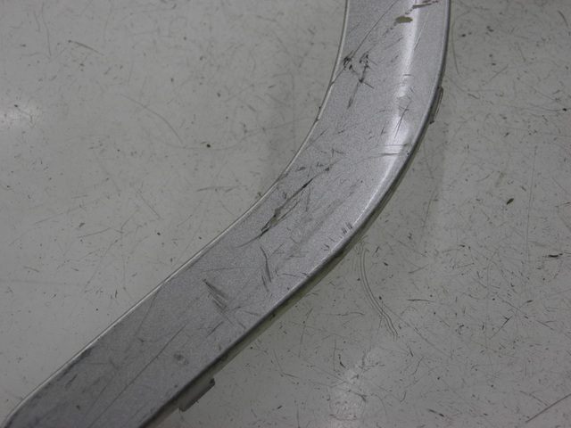 photo de TAPA BAJO ASIENTO DERECHO BENZHOU YY50QT31 VINTAGE 50 (2009 - 2012) - Primer plano técnico