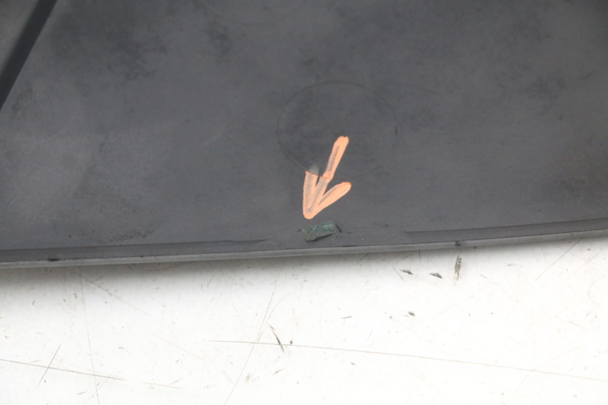 photo de TAPA BAJO EL ASIENTO DERECHO BMW C1 125 (2000 - 2003) - Otra perspectiva