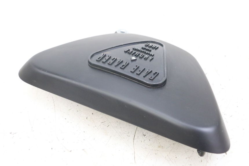 photo de TAPA BAJO ASIENTO DERECHO ARCHIVE CAFE RACER 4T 50 (2019 - 2024) - Otra perspectiva
