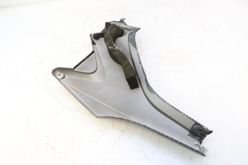 photo de TAPA BAJO ASIENTO DERECHO HONDA CB F HORNET 600 (2005 - 2006) - Primer plano técnico