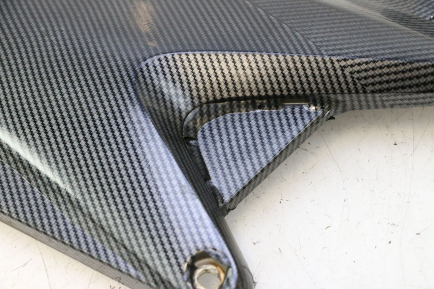 photo de TAPA BAJO ASIENTO DERECHO HONDA CB F HORNET 600 (2005 - 2006) - Marcados y referencias originales
