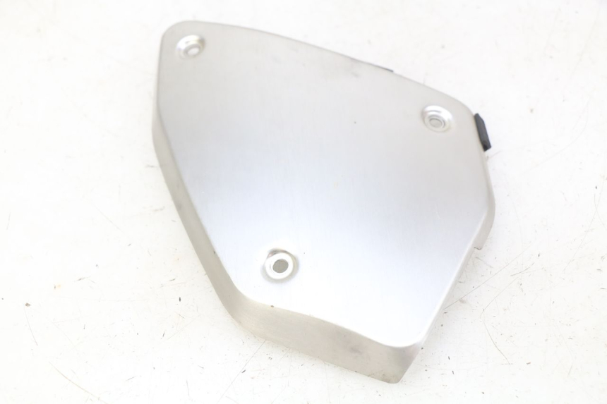 photo de TAPA BAJO EL ASIENTO DERECHO. HONDA CB R 1000 (2018 - 2023) - Otra perspectiva