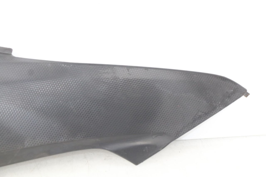 photo de TAPA BAJO ASIENTO DERECHO HONDA CBRF CBR-F PC41 600 (2011 - 2013) - Primer plano técnico
