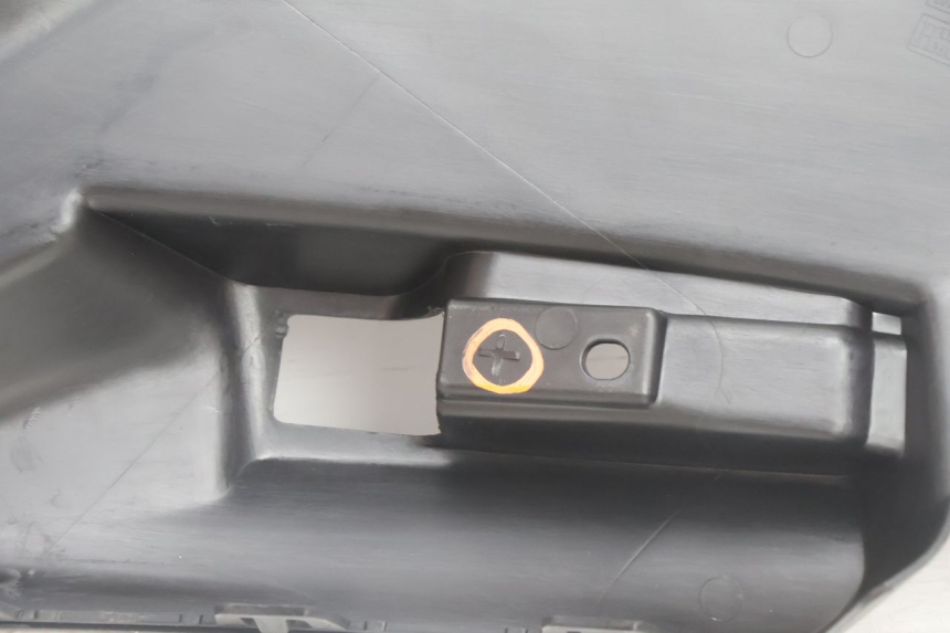 photo de TAPA BAJO ASIENTO DERECHO PEUGEOT CITYSTAR 2T 50 (2018 - 2021) - Vista general del producto