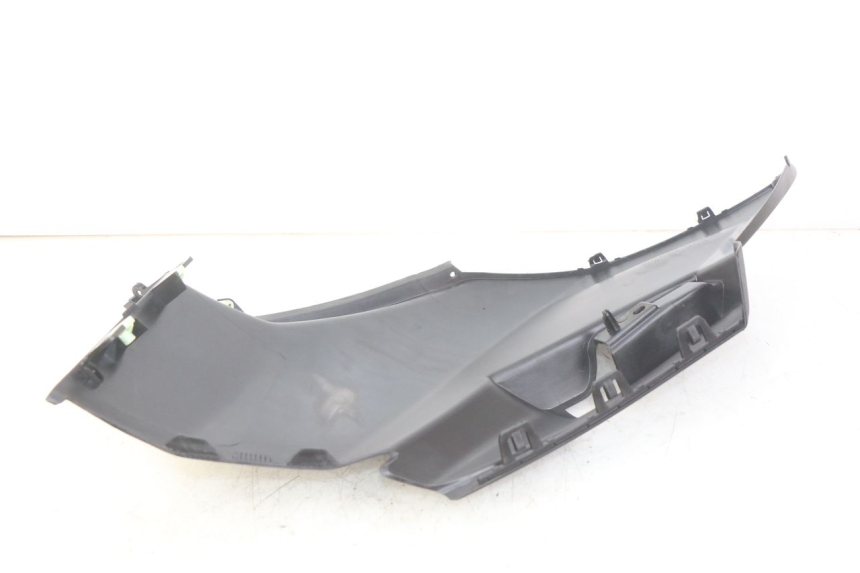 photo de TAPA DEBAJO DEL ASIENTO DERECHO PEUGEOT CITYSTAR AIR 125 (2014 - 2017) - Zoom estado de uso