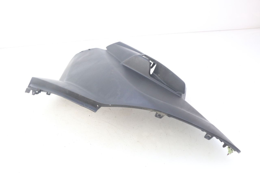 photo de TAPA BAJO EL ASIENTO DERECHO PEUGEOT CITYSTAR 125 (2011 - 2017) - Otra perspectiva