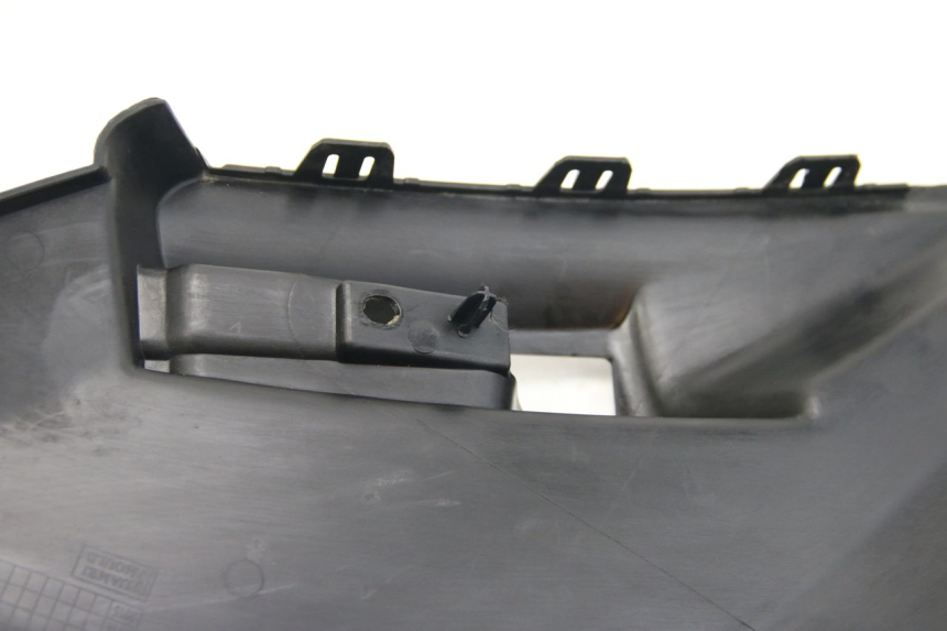 photo de TAPA BAJO EL ASIENTO DERECHO PEUGEOT CITYSTAR 125 (2011 - 2017) - Otra vista del artículo