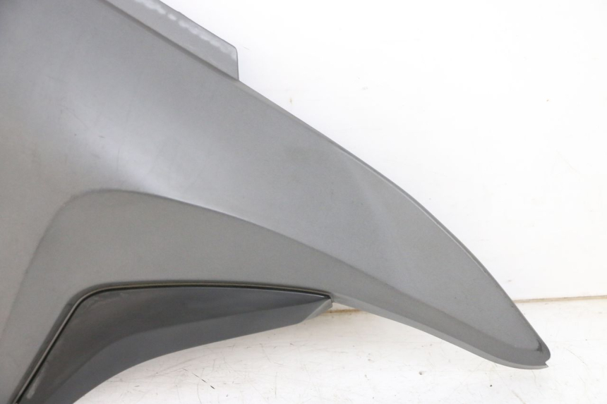 photo de TAPA BAJO ASIENTO DERECHO KSR CODE 125 (2018 - 2020) - Otra perspectiva