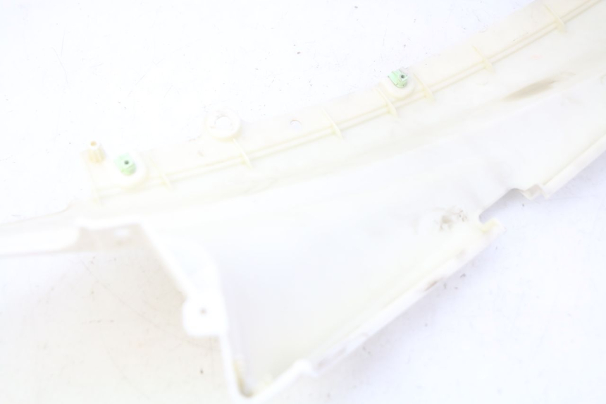 photo de TAPA BAJO EL ASIENTO DERECHO PEUGEOT DJANGO 2T 50 (2014 - 2019) - Zoom estado de uso